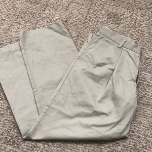 Men’s dockers khakis